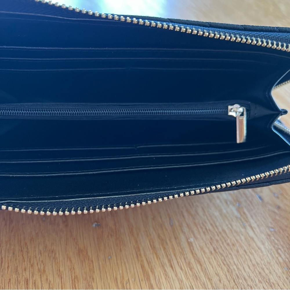 Black Chevron Wristlet Wallet - Picture 6 of 8